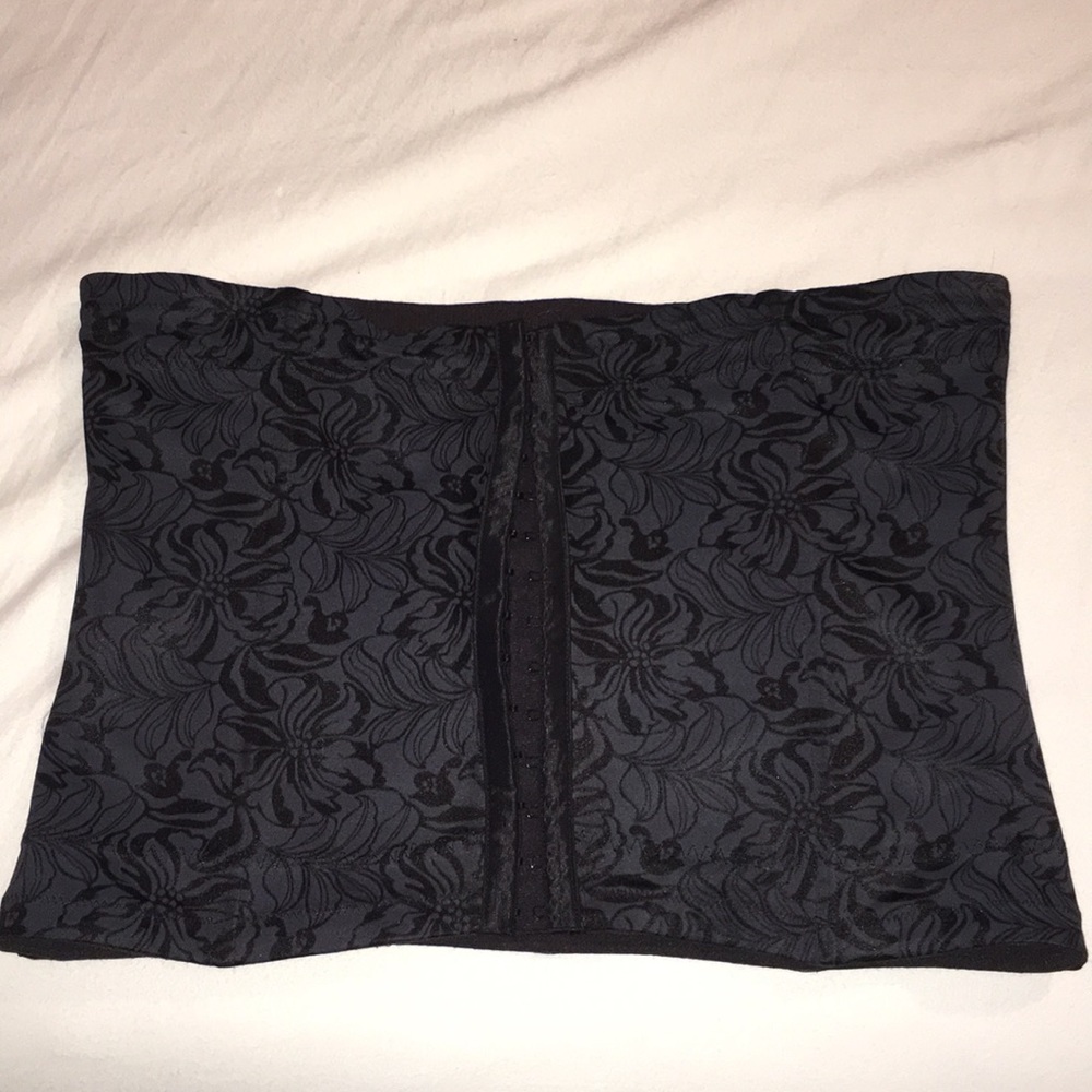 Black Maiden-form Waist Cincher